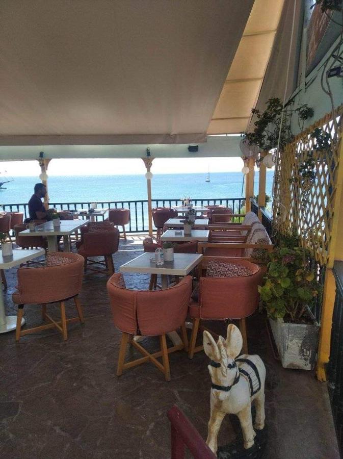 Ammoudia Rooms Agia Marina  Exteriör bild