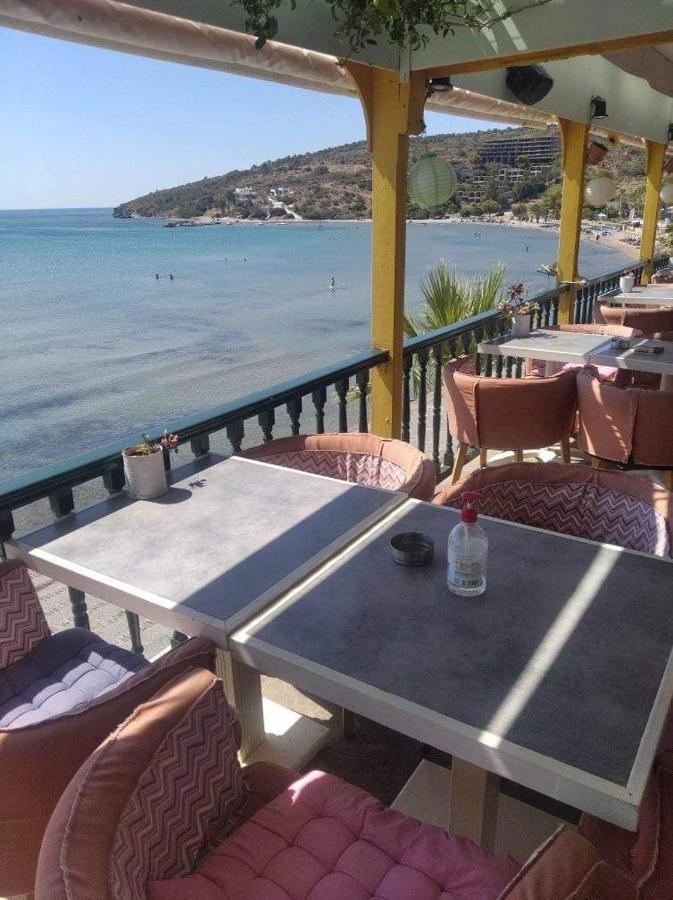 Ammoudia Rooms Agia Marina  Exteriör bild